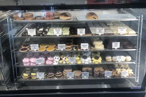Cake Hut photo 3